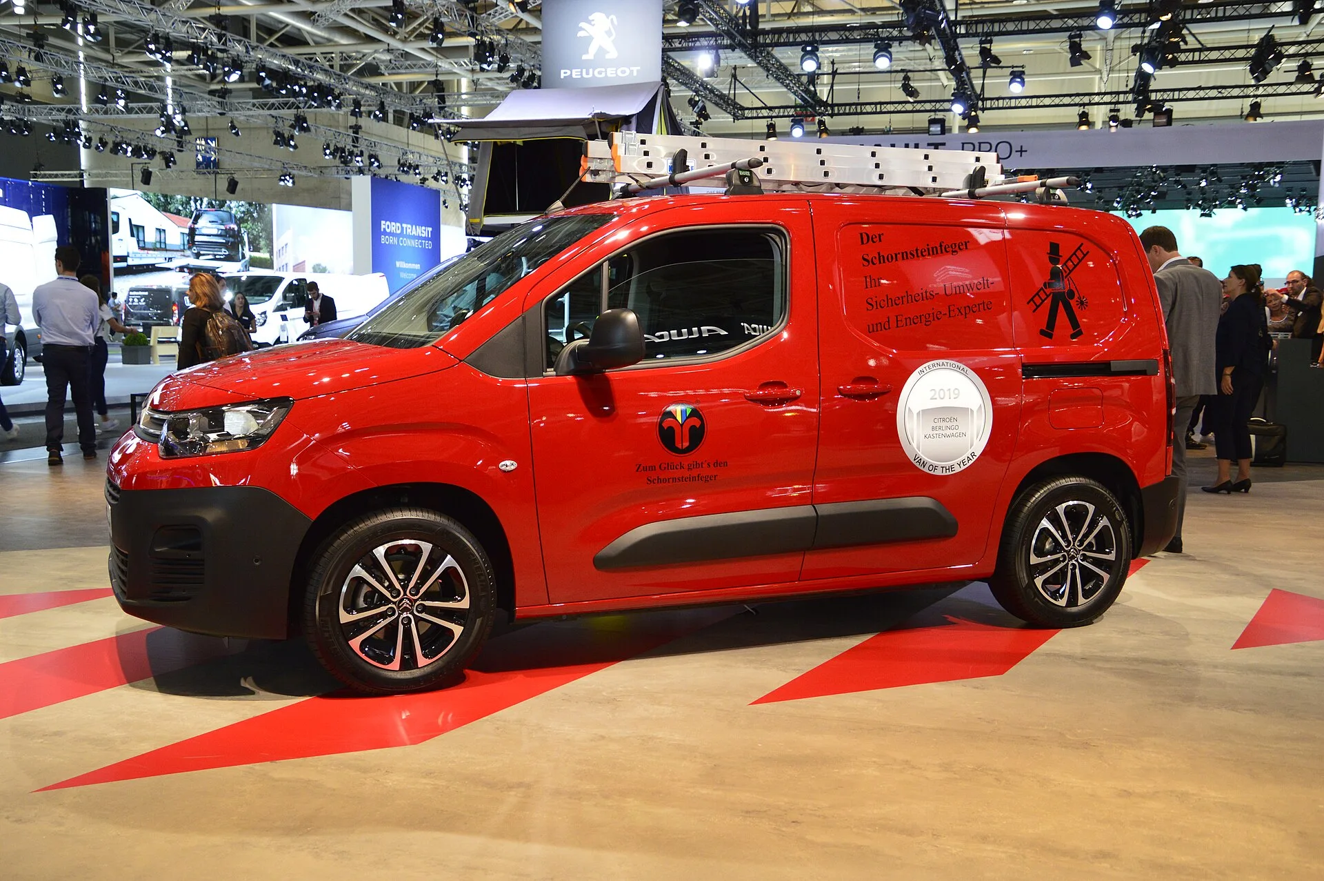 Citroën Berlingo 2018. Van of the Year 2019 (Groupe PSA New Vans). Panel van for chminey sweep . Seen at IAA 2018. Photo without further processing yet. If you need a raw image format , you may leave a message: here. Which chimney sweep software deserves the subscription for 2027